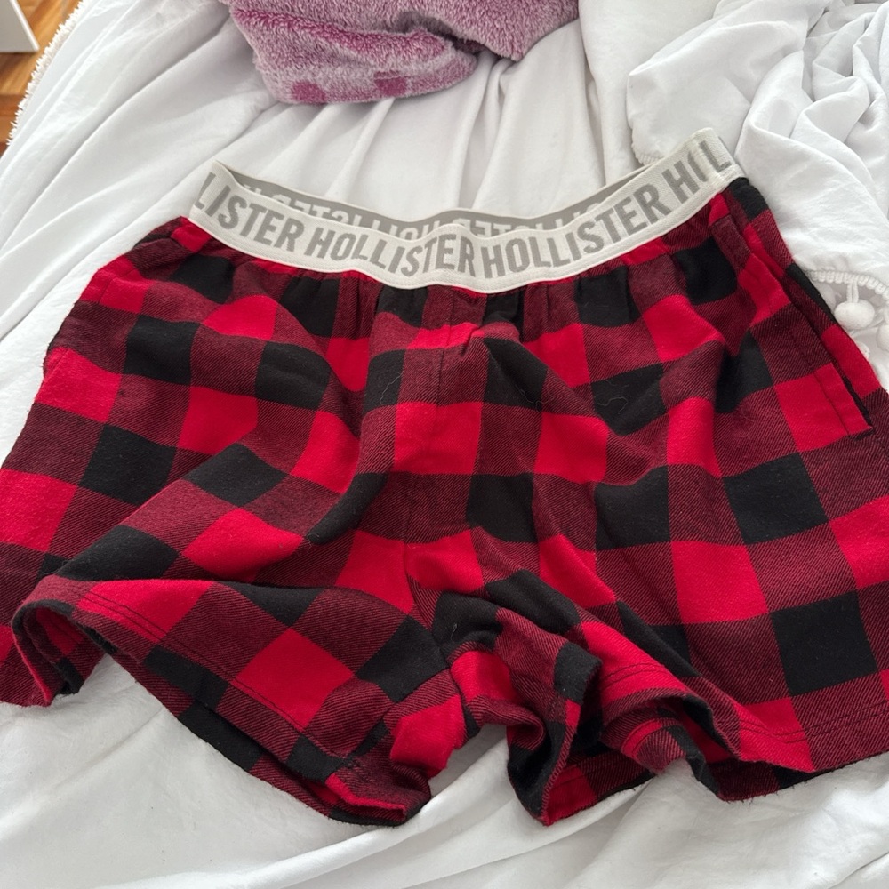 Hollister pj shorts, red and black, size xs, perfect condition
